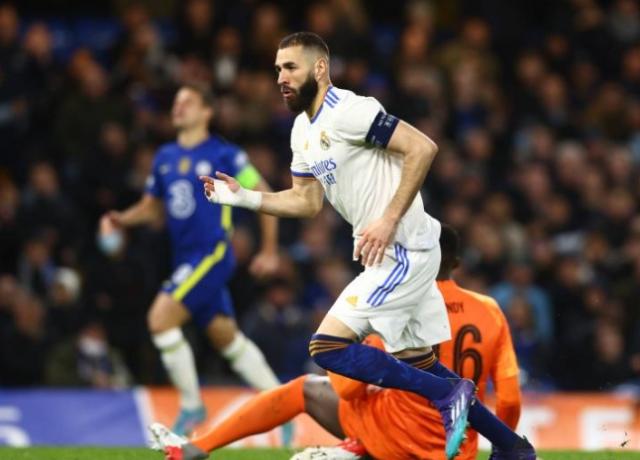 xingkong.com-【600字】世一锋争夺战：本泽马or莱万？